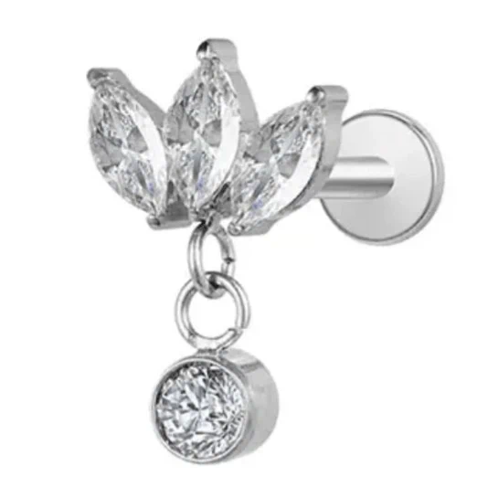 עגיל פירסינג אמה